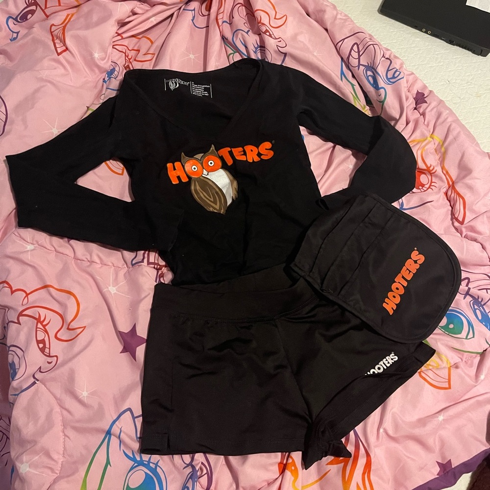 Hooters black uniform